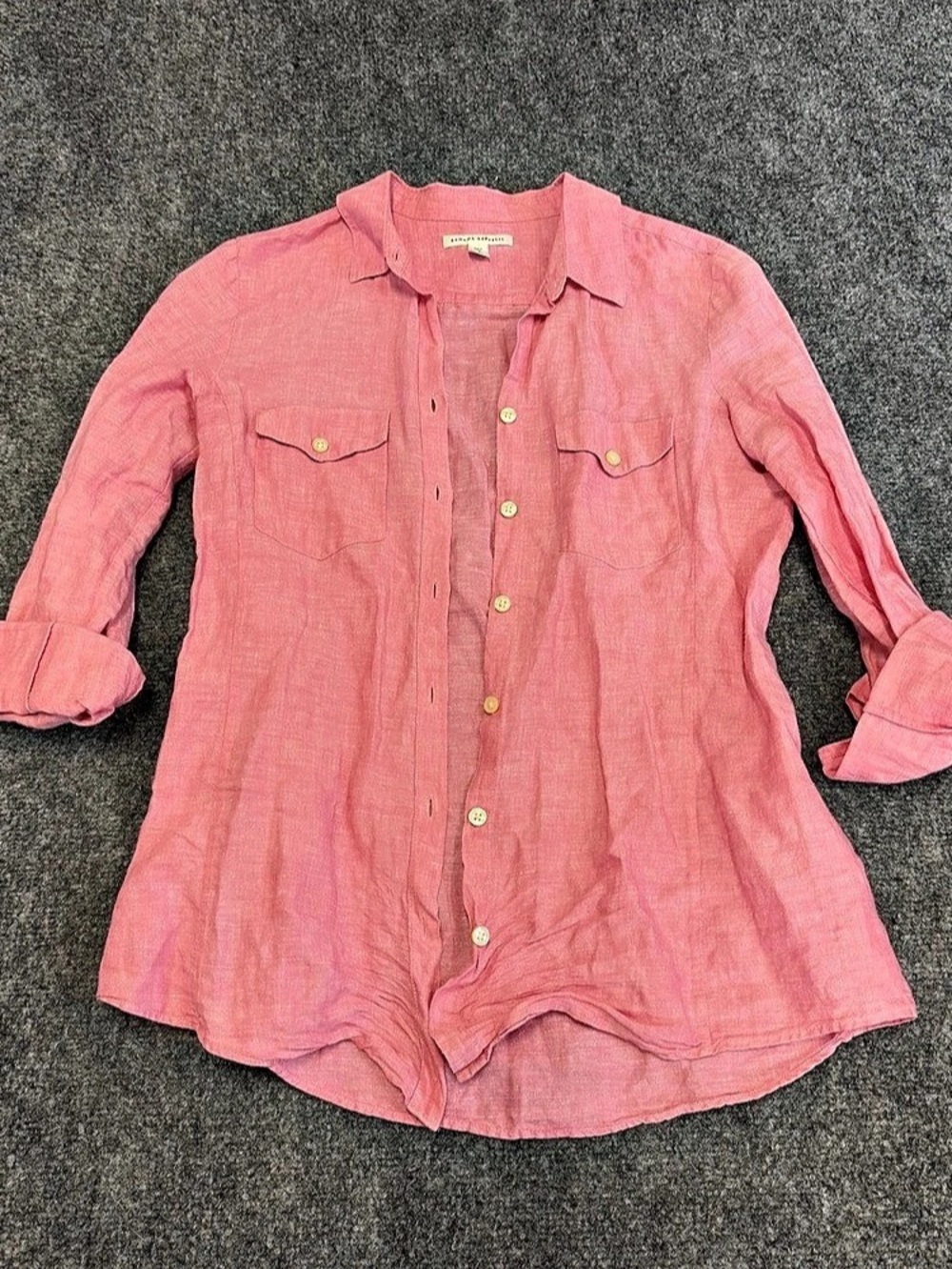 Banana Republic Women's Pink Button Down Size Medium